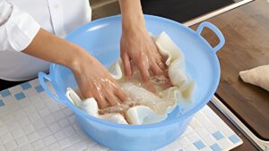 抱き枕カバーは洗濯できる？生地を傷めないお手入れ方法